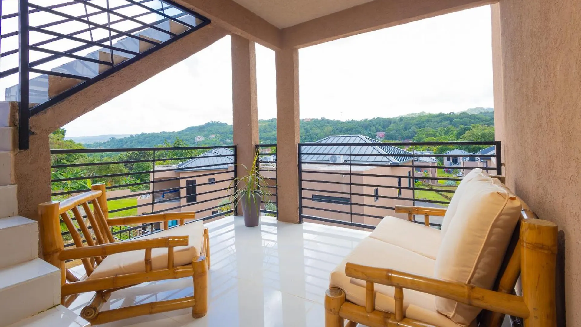펜션 Modern, Spacious, 3Br Hill View Retreat, Central 오쵸 리오스